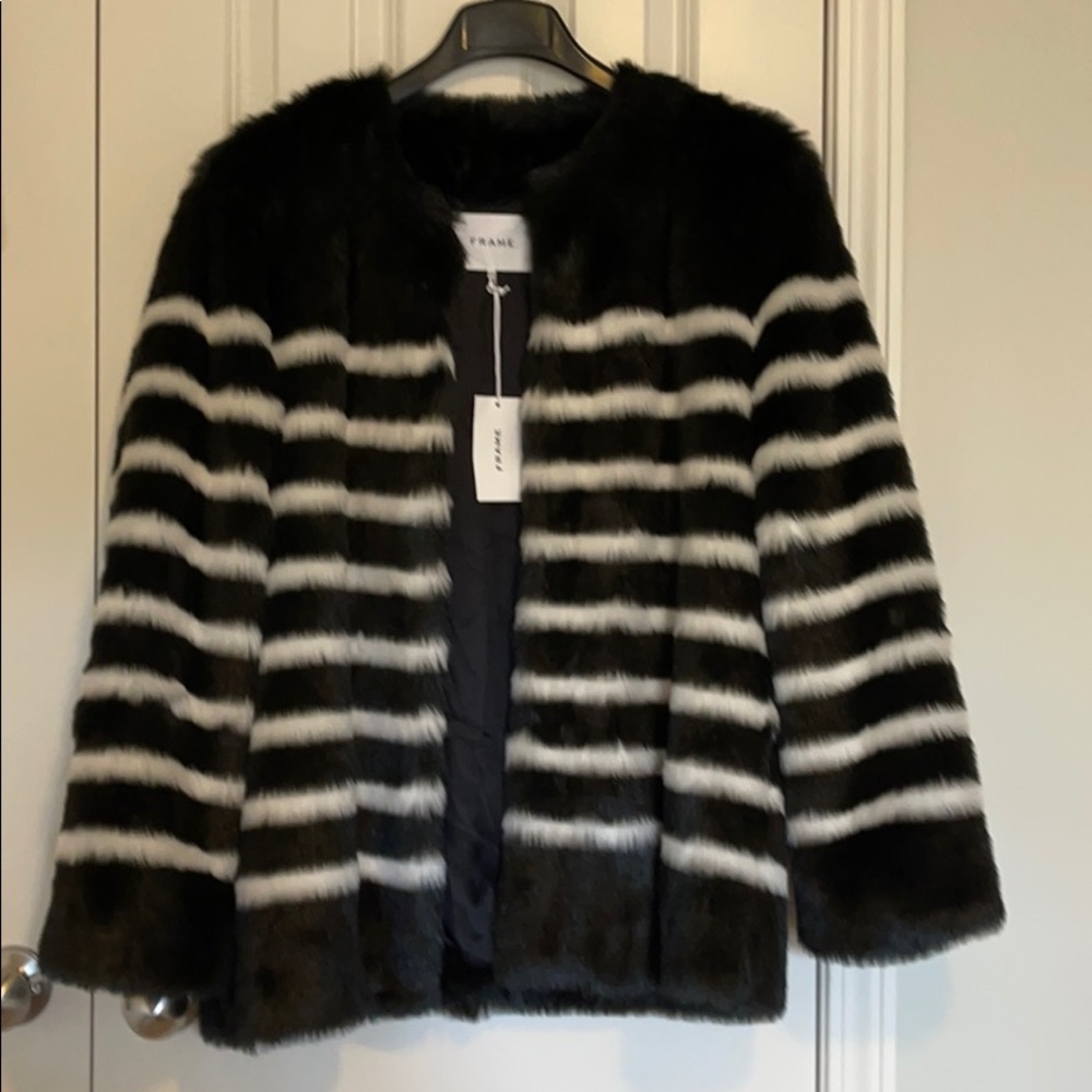 Frame Faux Fur Coat. Size:Large